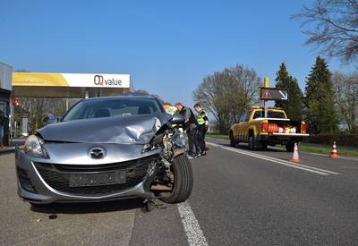 Auto's total loss bij botsing in Wehl