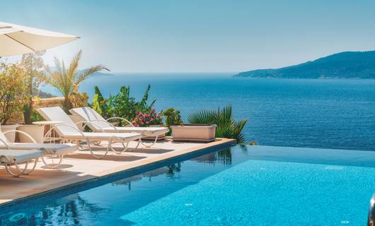 Stiekem een luxepoes? Dít zijn de duurste hotels in Europa
