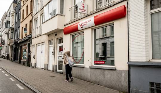 ‘Grote verschillen tussen ziekenfondsen én regio’s bij controle langdurig zieken’: zijn artsen milder in regio’s waar weinig werk is?