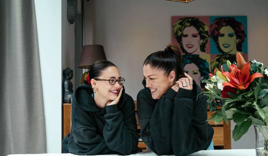 Kelly Pfaff en dochter Shania: ‘Mensen denken vaak dat mama niet zo slim is. Terwijl ze de slimste vrouw is die ik ken’