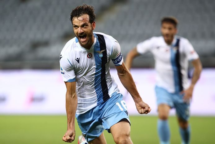 Lazio blijft in het spoor van Juventus na zwaarbevochten zege op Torino |  Buitenlands voetbal | AD.nl