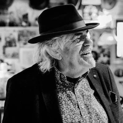 Bennie Jolink signeert boek ‘Post Normaal’ in winkel Kroese Arnhem