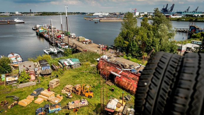 ADM-woonboten toch niet naar de Nieuwe Meer | Amsterdam ...