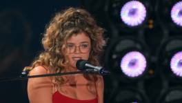Melanie brengt dromerige cover van Olivia Newton-John