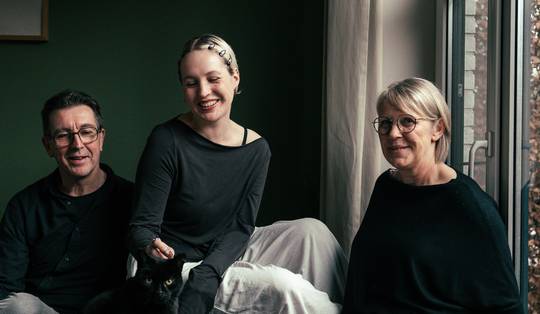 Kaat Van Stralen en haar ouders: ‘Van veel pesterijen hadden we niet door hoe erg ze waren’