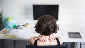Studie: wie de hele dag zit, heeft meer kans om te sterven aan kanker