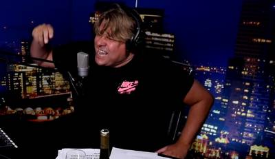 Woeste Robert Jensen scheldt Faberyayo de huid vol: ‘Je bent een blowende loser!’