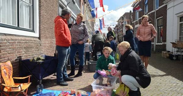 De vlaggen uit in Nieuwerkerk