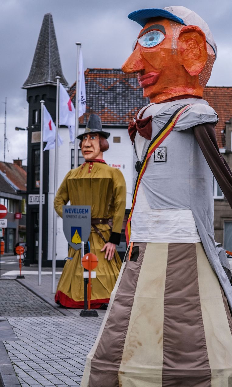 Kuurne en Kortrijk trekken met reuzen aandacht van Sporza ...