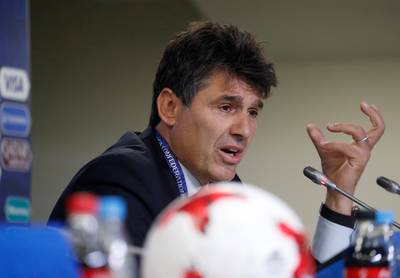 Scheidsrechtersbaas in de bres voor videoarbitrage