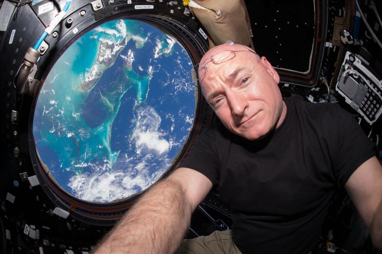 Selfie van Scott Kelly uit het ruimtestation uit 2015.