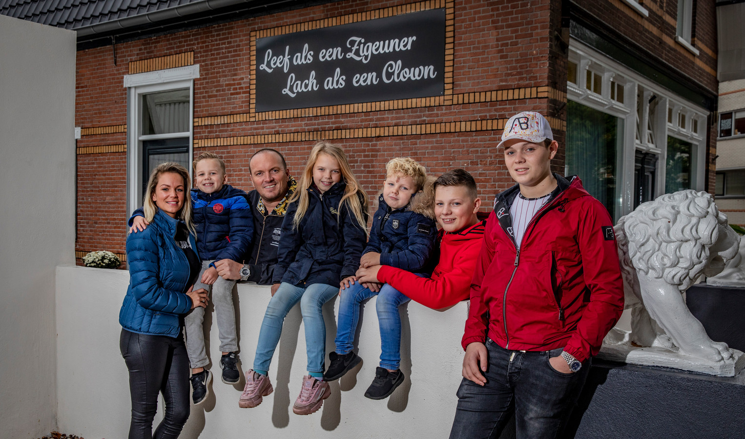 Volkszanger Frank van Etten vindt zichzelf opnieuw uit 'Die bak ellende is niet voor niets
