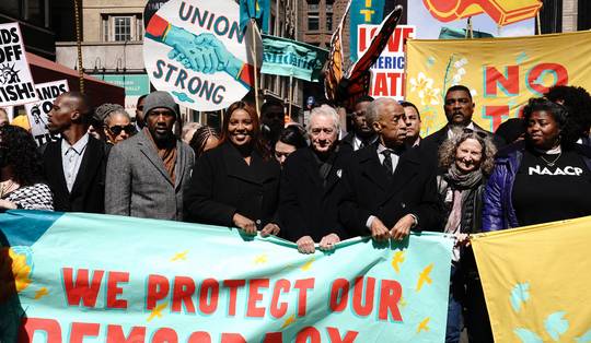 ‘No Kings’-protest populairder dan ooit: acht miljoen mensen demonstreren tegen Donald Trump