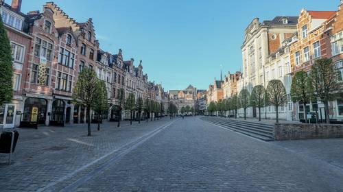 Social distancing aan de langste toog ter wereld