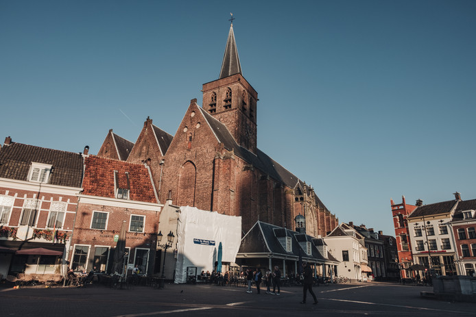 De Sint Joriskerk: middenin het autoluwe gebied.