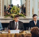 Live - Ambtenarenstatuut dooft uit en vier jaar wachten voor nieuwe moskee