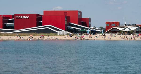 Extra toezicht rond Lentse Plas: 63 foutparkeerders krijgen waarschuwing