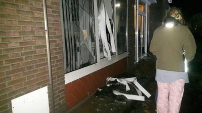 Exploderende auto beschadigt huizen in Lobith