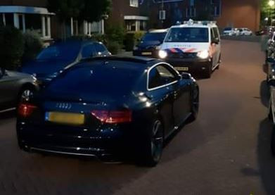 De Audi stond ineens op straat.