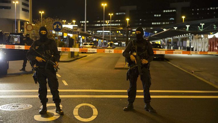 Verdachte Schiphol is 'dakloze' Pool die zei een terrorist te zijn - Volkskrant