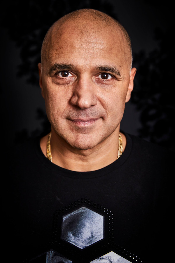 Paul Elstak draait op Back 2 The 90’s in Tilburg Foto bd.nl