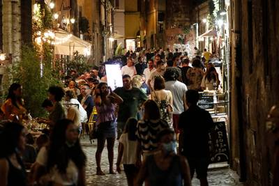 L’Italie face à un record de nouveaux cas, dont à Rome: “Ce sont les retours de vacances”