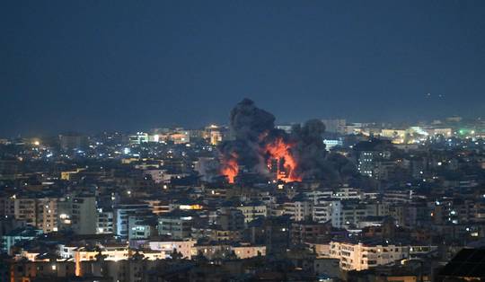 Trump belooft vergelding voor Iraanse aanval op ambassade in Riyad • ‘Spervuur’ aan raketten op VAE, Israël bombardeert Libanon