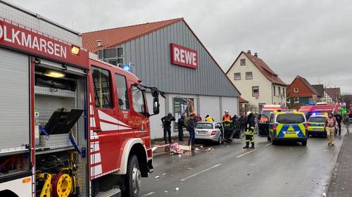 Bestuurder (29) rijdt opzettelijk in op toeschouwers Duitse carnavalsstoet