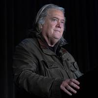 Opvallend bondgenootschap keert zich tegen AI-opmars: Democraat Sanders en Republikein Bannon slaan alarm