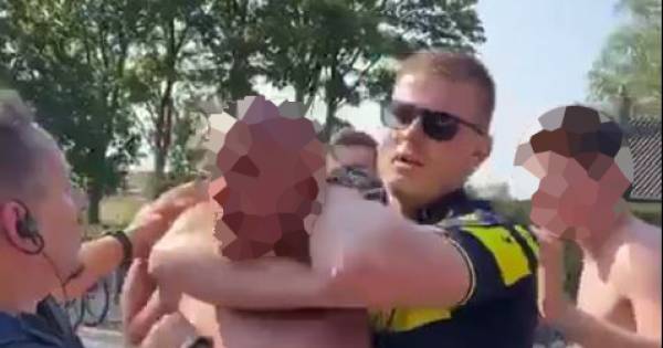 Volgens de politie sloeg een 18-jarige jongen uit Eefde een agent tegen het hoofd.