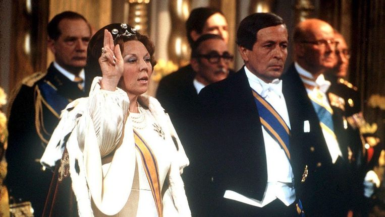 Met Een Snik In De Stem Neemt Beatrix Afscheid Trouw