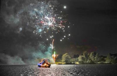 De Maas in Vlammen, afsluiting van het vaarseizoen