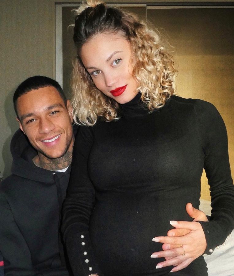 Rose Bertram en Gregory van der Wiel verwelkomen dochter HLN
