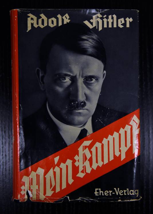 Speciale uitgave Mein Kampf vliegt over Duitse toonbank