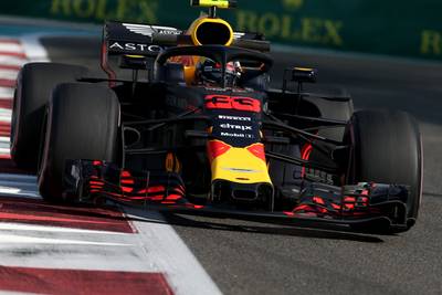 Verstappen tweede in tweede training, Bottas de snelste