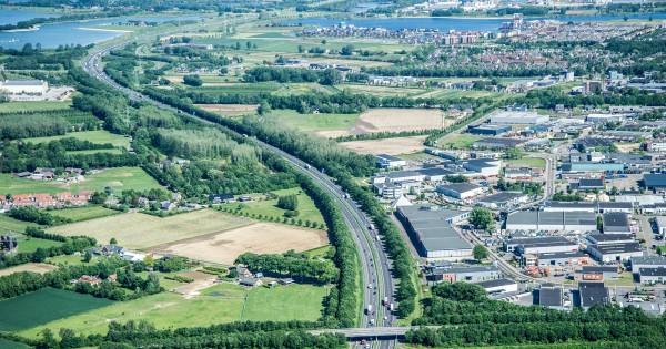 Lange file op A73 door kapotte vrachtwagen, weg weer vrij