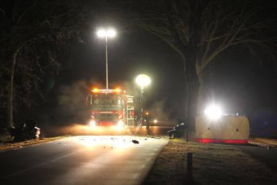 Dodelijk ongeluk in Bornerbroek: auto in twee delen aan weerszijden van de weg