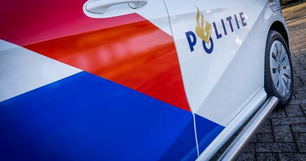 Politie vindt lachgastank op de weg na groot ongeluk op de A4.