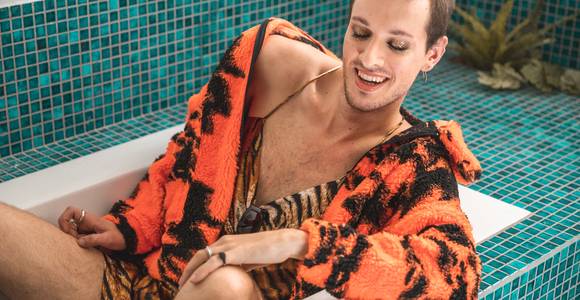 Joppe De Campeneere (22) voelt zich noch man, noch vrouw. ‘Topdokter’ Piet Hoebeke: 