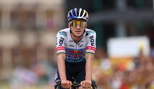 Remco Evenepoel wordt tweede in koninginnenrit Ronde van Frankrijk: ‘Supertevreden, maar beetje ontgoocheld om etappe’