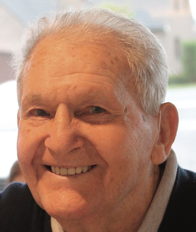 Robert Hollebeke (93).