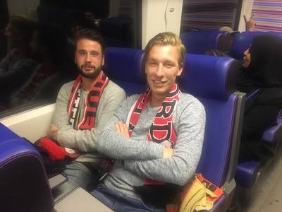 Klassieker valt in duigen voor Feyenoord-fans in kapotte trein: ‘Echt ongelofelijk k*t’