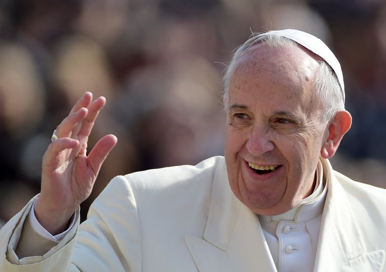 Paus stelt voor het eerst vrouw aan op bestuursfunctie bij