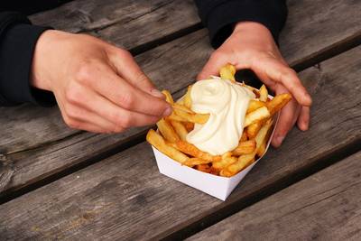 Belgische douane trakteert komende week op patat bij de grens