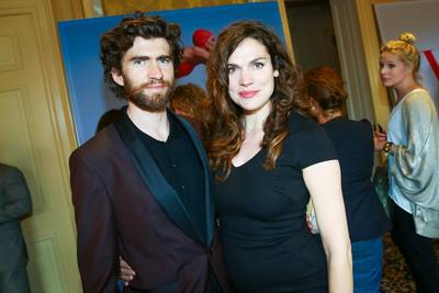 Acteurskoppel Anna Drijver en Benja Bruijning in vampierenserie