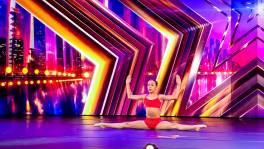 Kaylin doet een moderne solo met acrobatische elementen in Got Talent