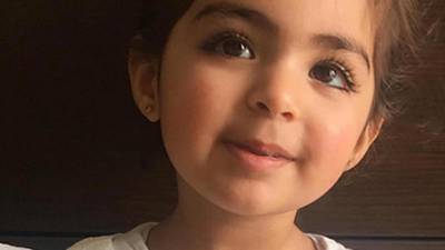 Vader ontvoerde Insiya dreigt met zaak tegen Amber Alert