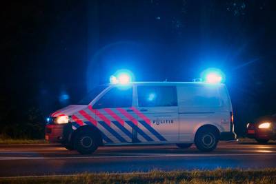 Wegwerkers onder veegwagen op A1, één dode