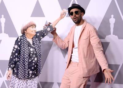 Regisseuse door kartonnen bord tóch op Oscarfoto