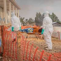 Ebola-arts test nieuw medicijn in Congo: ‘We hollen het virus achterna’